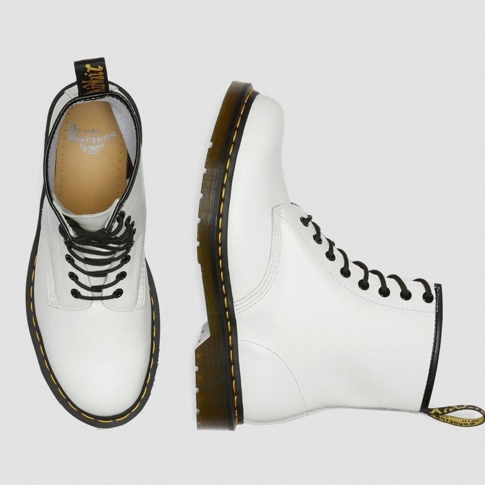 NIB Dr. Martens 1460 W Smooth white lace up boots Size: 5